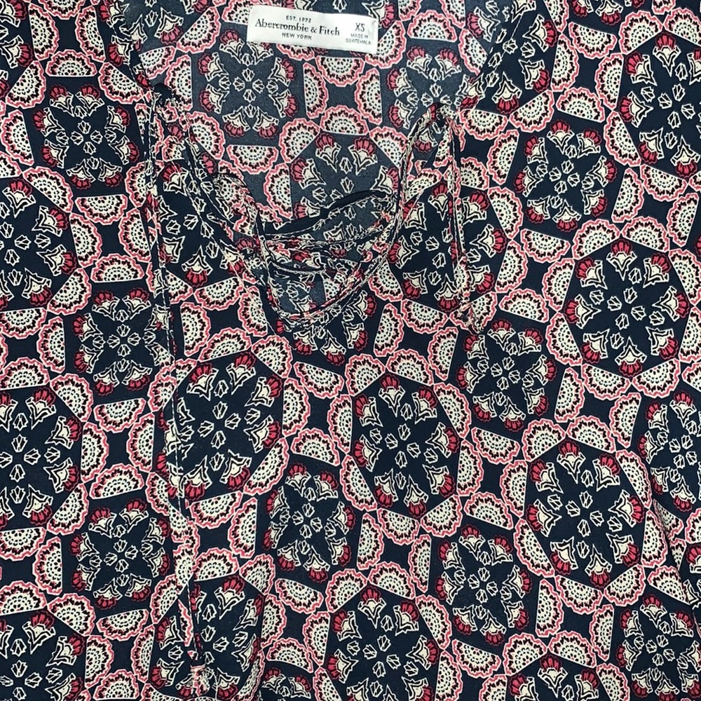 Pattern blouse - Picture 3 of 5